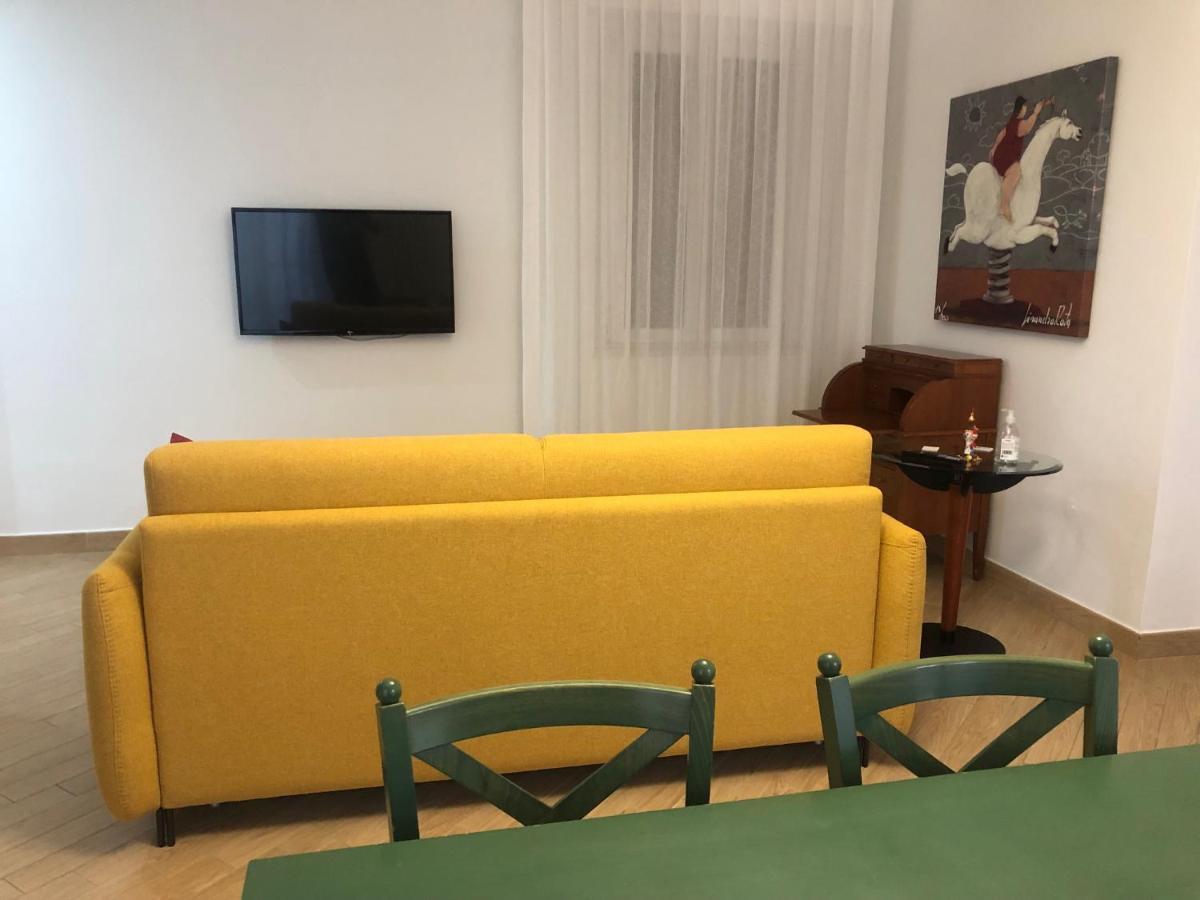 דירות מטרה Sul Teatro מראה חיצוני תמונה